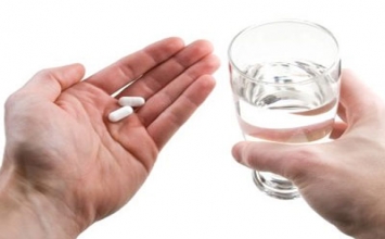 Khi bị đau đầu có nên uống paracetamol?